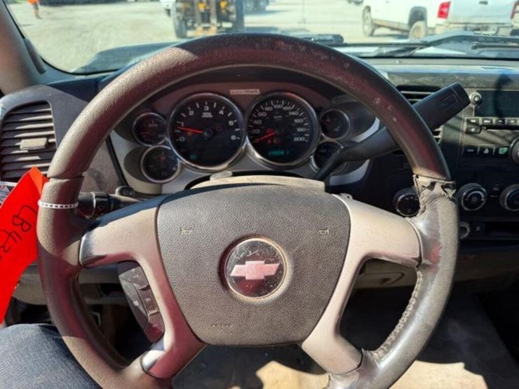 2009-chevrolet-silverado-2500hd-image-15