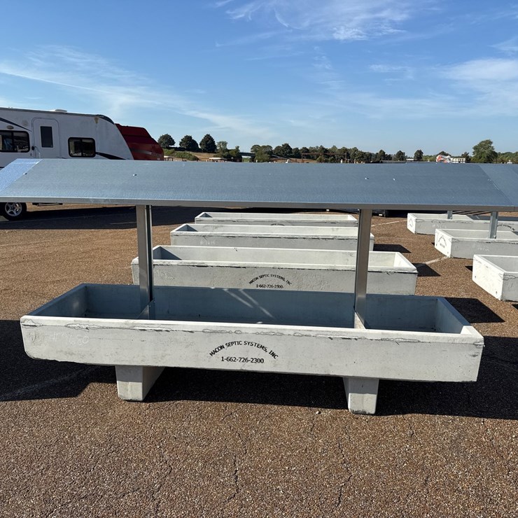 #9680 • 3 X 10 Feed Trough w/ Top
