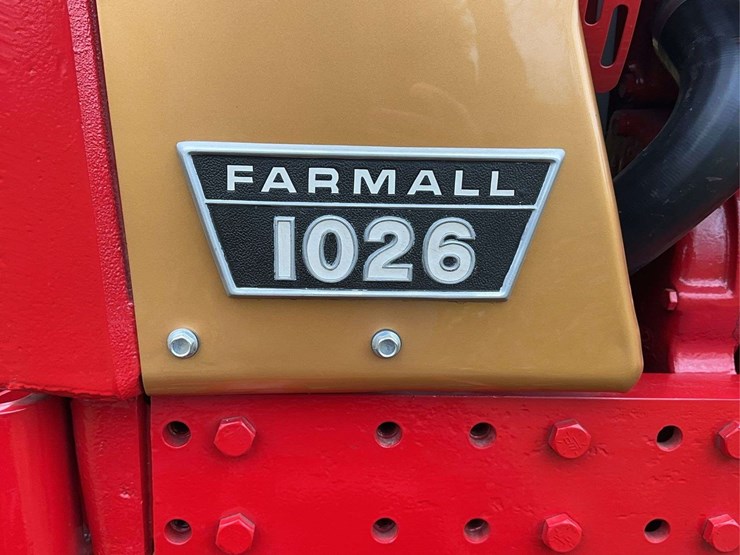 1970-1026-farmall-hydro-row-crop-golden-demonstrator-image-30