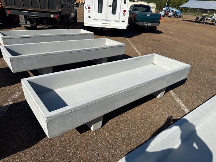 #9632-•-3’-x-10’-trough-image-1