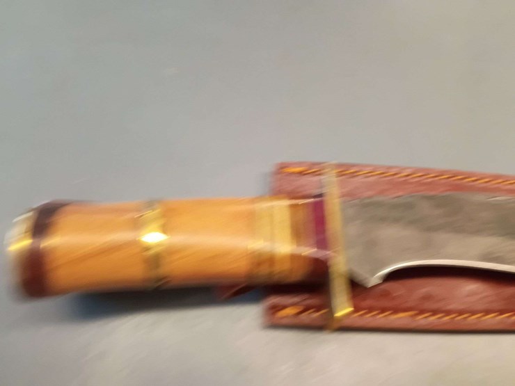 custom-stainless-steel-fixed-blade-knife-with-cream/red-striped-handle-image-3