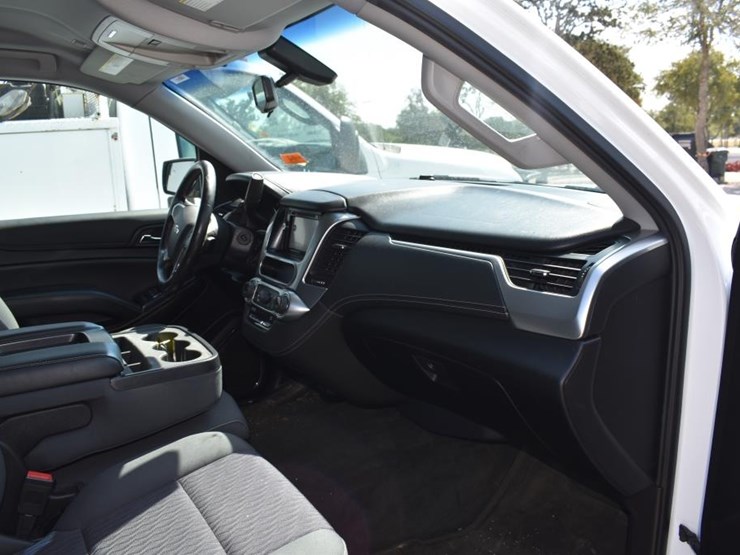 2015-chevrolet-tahoe-image-5