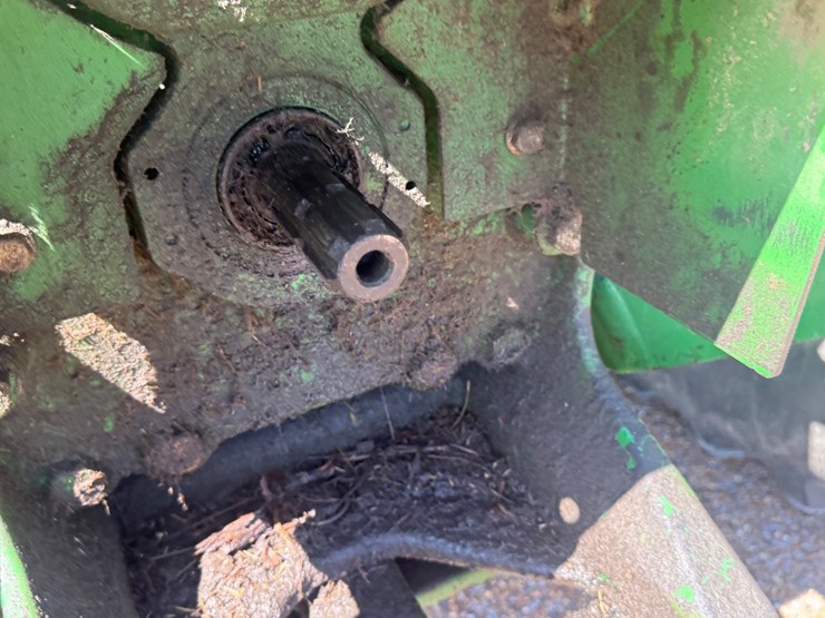 john-deere-6105d-image-24