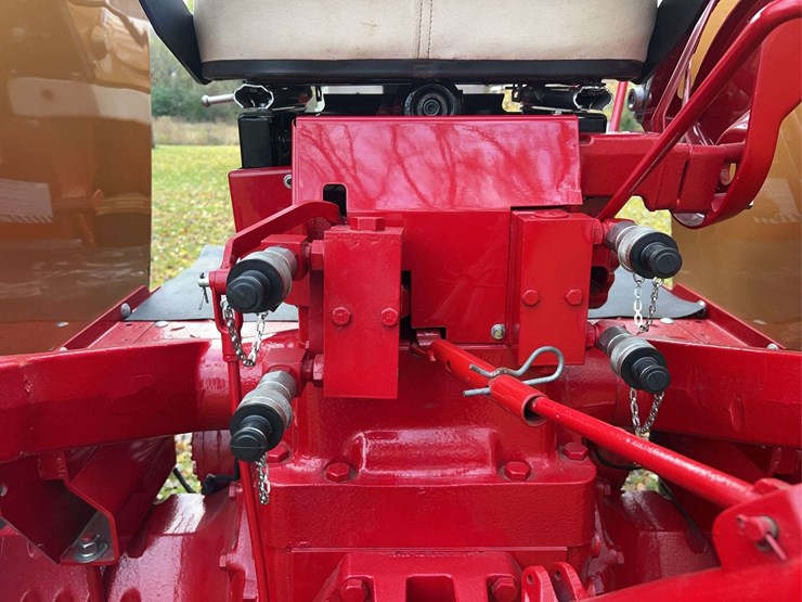 1970-1456-farmall-row-crop-golden-demonstrator-image-49