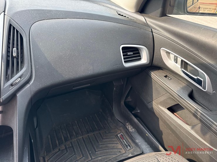 2015-chevrolet-equinox-image-25