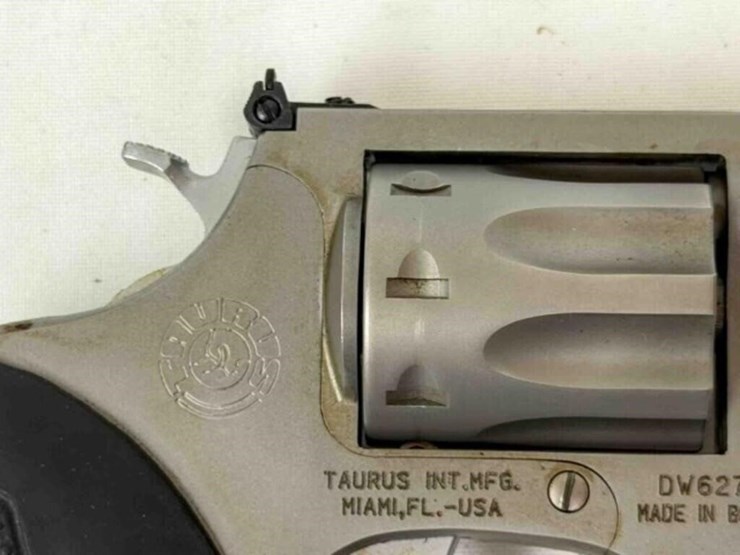 taurus-mod,-941-22mag-revolver-image-15