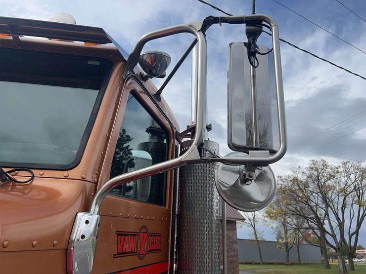 2006-peterbilt-379-image-69