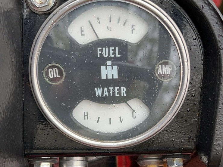 1970-farmall-826-hydro-diesel-row-crop-golden-demonstrator-image-64