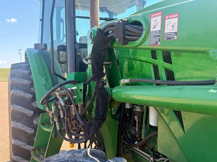 john-deere-6105d-image-18
