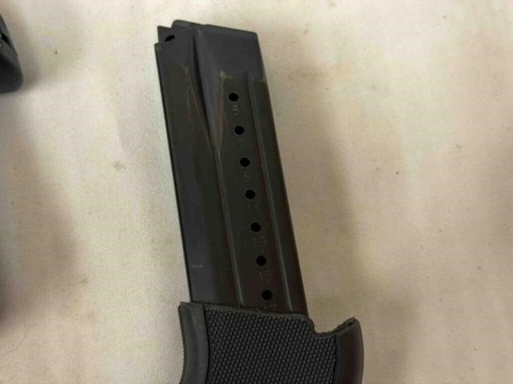 ruger-sr9c-9mm-pistol-image-9