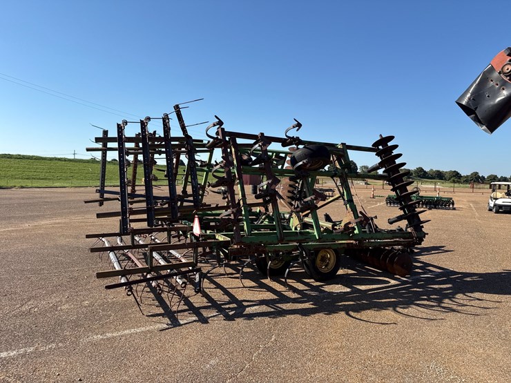 john-deere-724-image-3