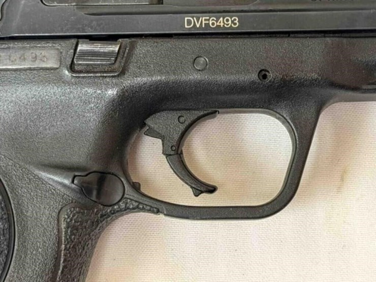 smith-&-wesson-m&p40-40cal-pistol-image-8