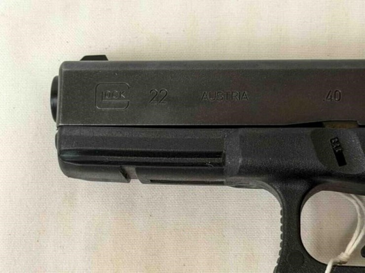 glock-22-40cal-pistol-image-14
