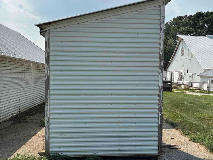 6’x6’-portable-feed-shed-image-3