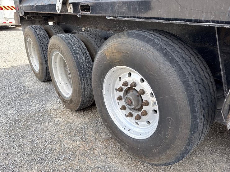2017-kenworth-t880-image-13