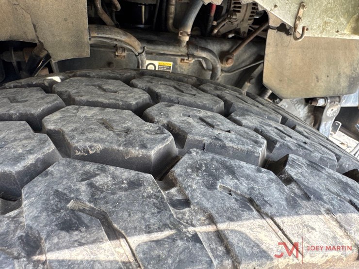2014-kenworth-t470-image-24