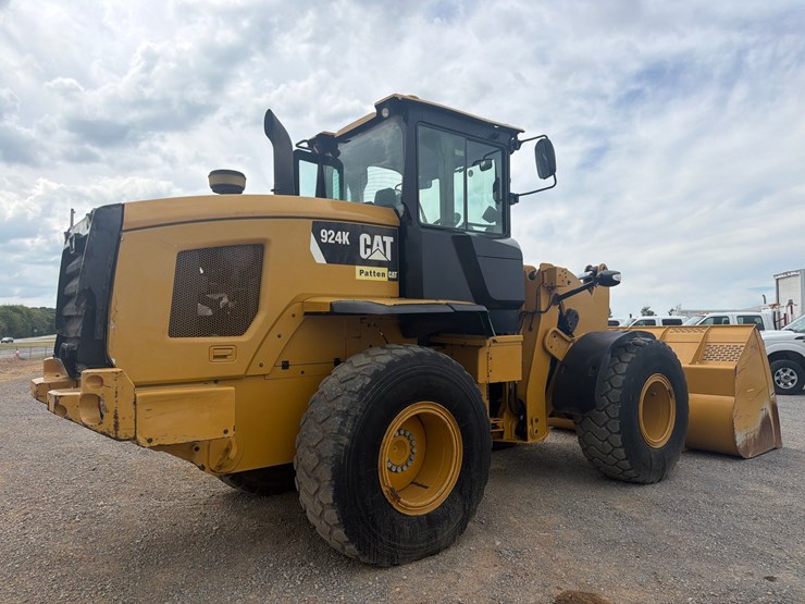 2015-caterpillar-924k-image-4