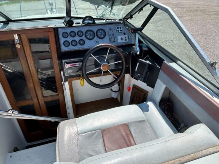 1988-doral-cavalier-24-ft-cabin-cruiser-2dba1303c8-image-47