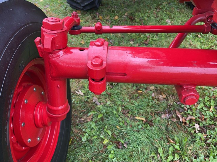 1970-farmall-826-diesel-row-crop-golden-demonstrator-image-21