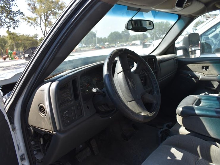 2003-chevrolet-1500-image-14