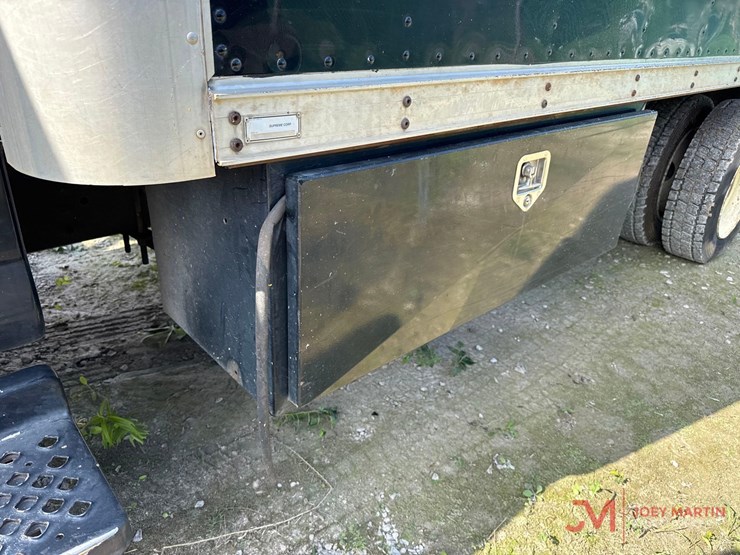 2005-chevrolet-c4500-box-truck-image-10