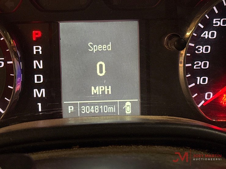 2015-chevrolet-silverado-2500-image-37