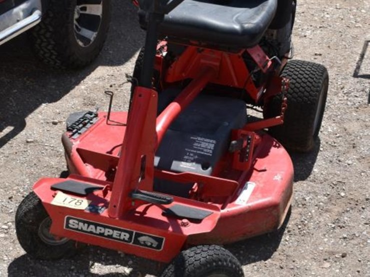 snapper-riding-mower-(serial-#-2015093677)-(k)-image-2