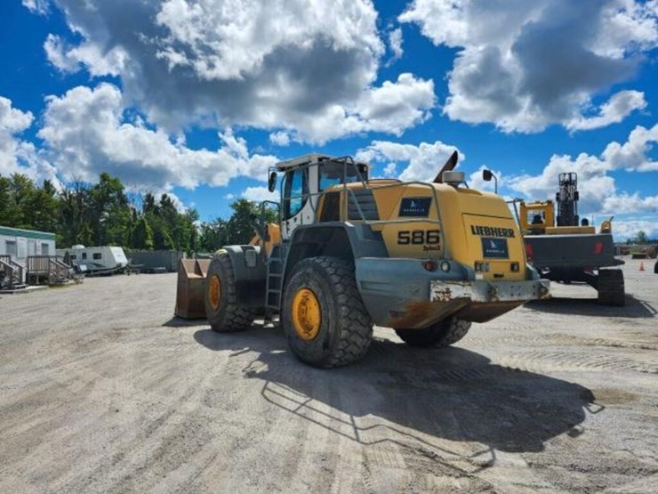 2011-liebherr-l586-image-9