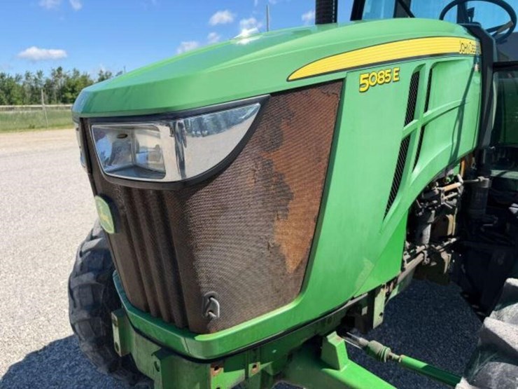 2015-john-deere-5085e-image-50