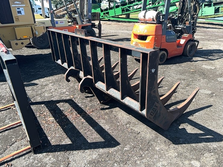 caterpillar-930g-image-2