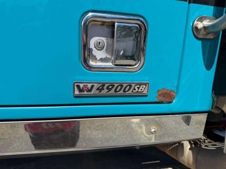2023-western-star-4900-image-9