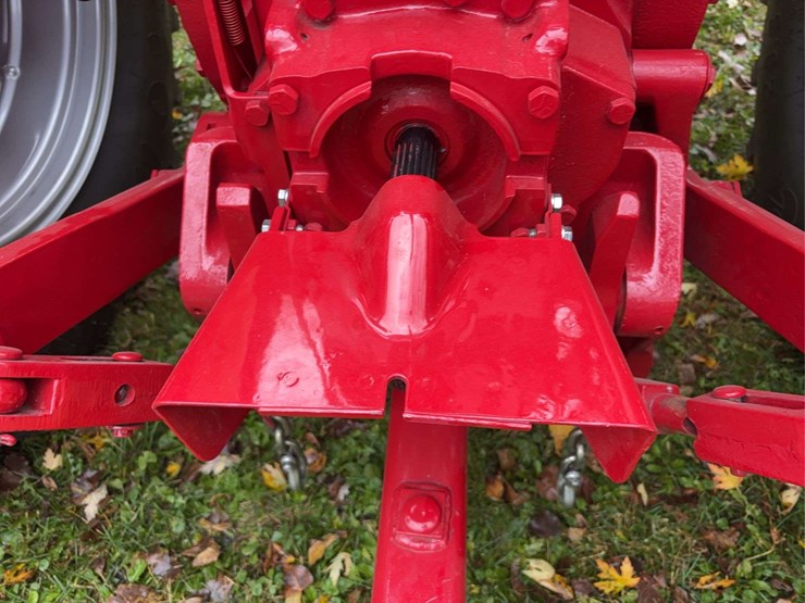 1970-1456-farmall-row-crop-mfwa-golden-demonstrator-image-71