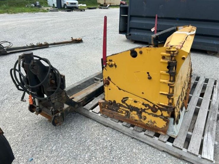 metal-pless-8-ft---13-ft-snow-pusher-agh0830-13le--image-3