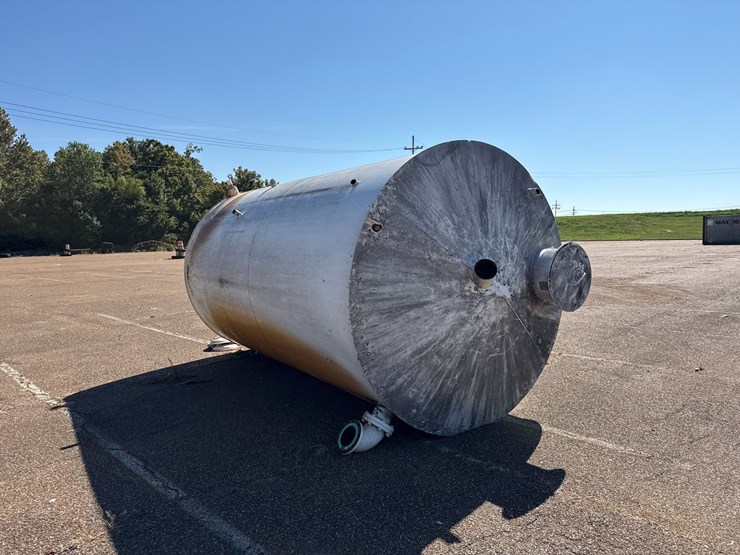 #9658-•-metal-water-tank-image-1
