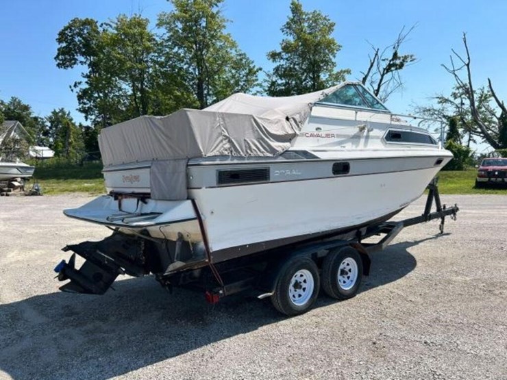 1988-doral-cavalier-24-ft-cabin-cruiser-2dba1303c8-image-7