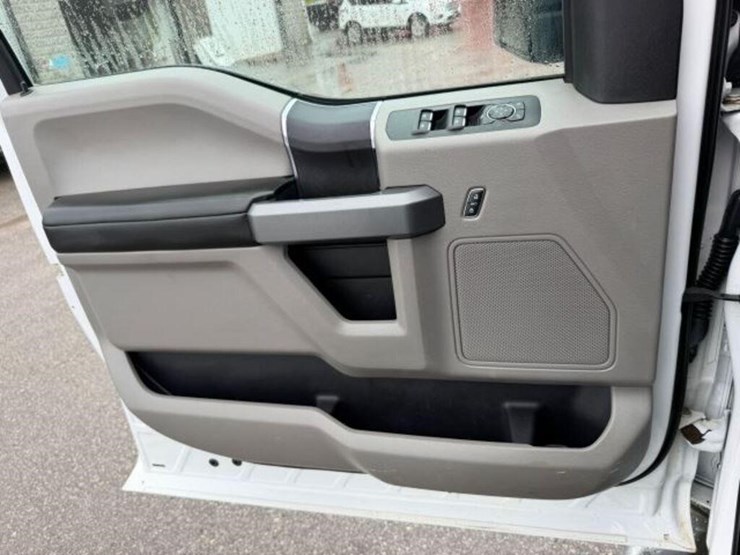 2018-ford-f150-xlt-image-13