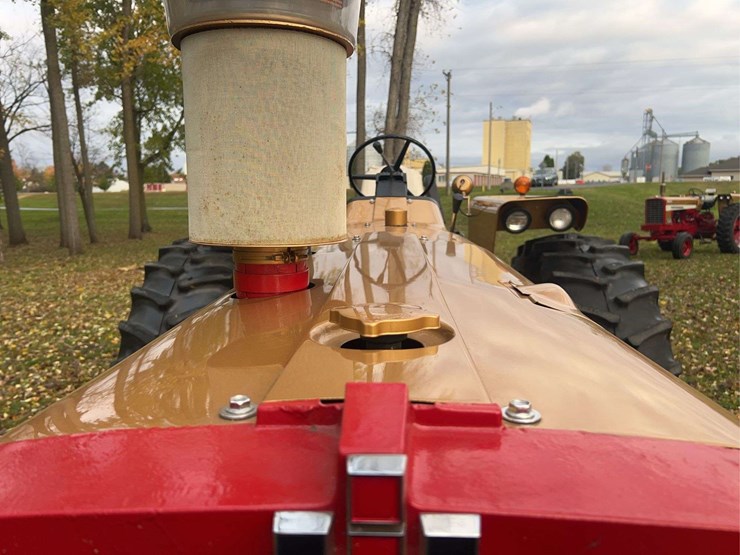 1970-1456-farmall-row-crop-golden-demonstrator-image-12