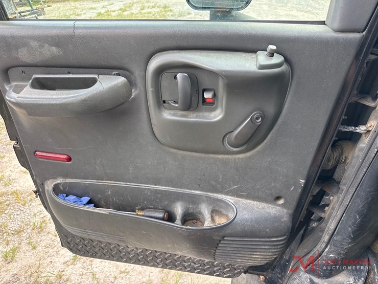 2008chevrolet-c4500-box-truck-image-31