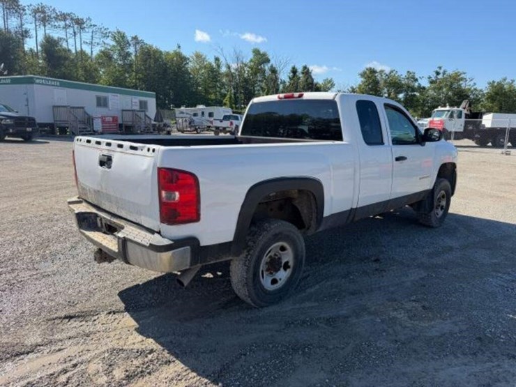 2009-chevrolet-silverado-2500hd-image-4