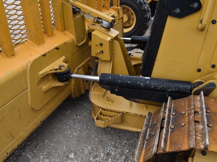 caterpillar-d1-image-16
