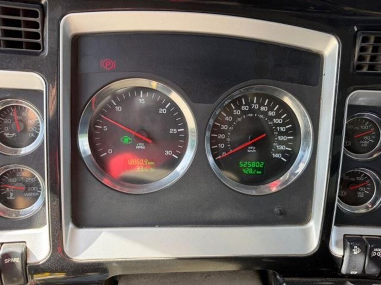 2009-kenworth-t800-image-10