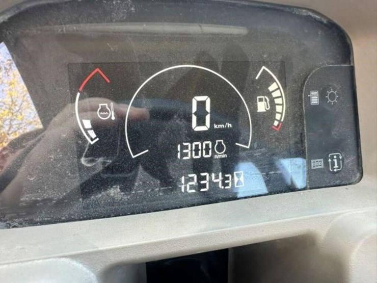 2020-john-deere-gator-image-9