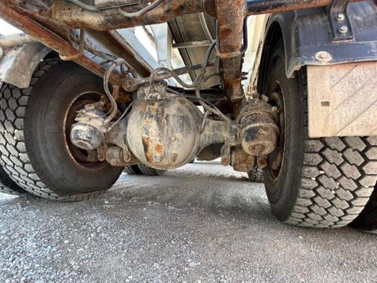 2005-mack-700-t/a-t/a-stone-slinger-truck-1m2ag11c-image-122