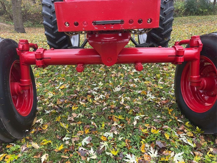 1970-farmall-544-hydro-diesel-row-crop-golden-demonstrator-image-11
