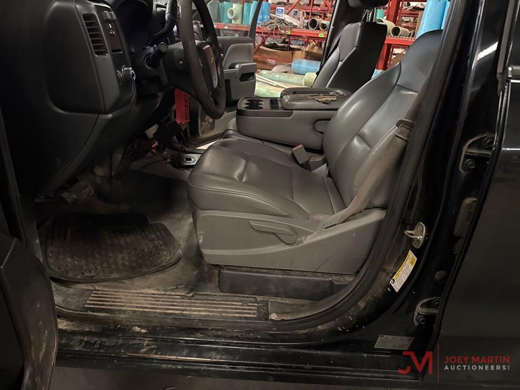 2015-chevrolet-silverado-2500-image-30
