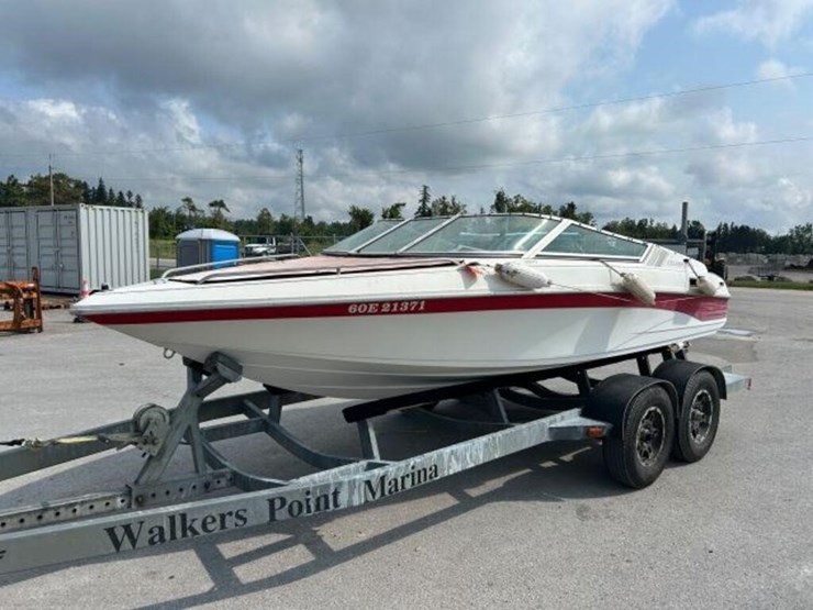1990-celebrity-180-18-ft-bowrider-clci0220b090-image-1