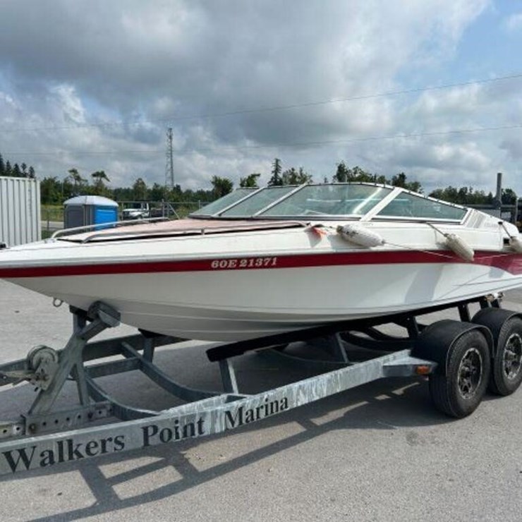 1990 Celebrity 180 18 Ft Bowrider CLCI0220B090