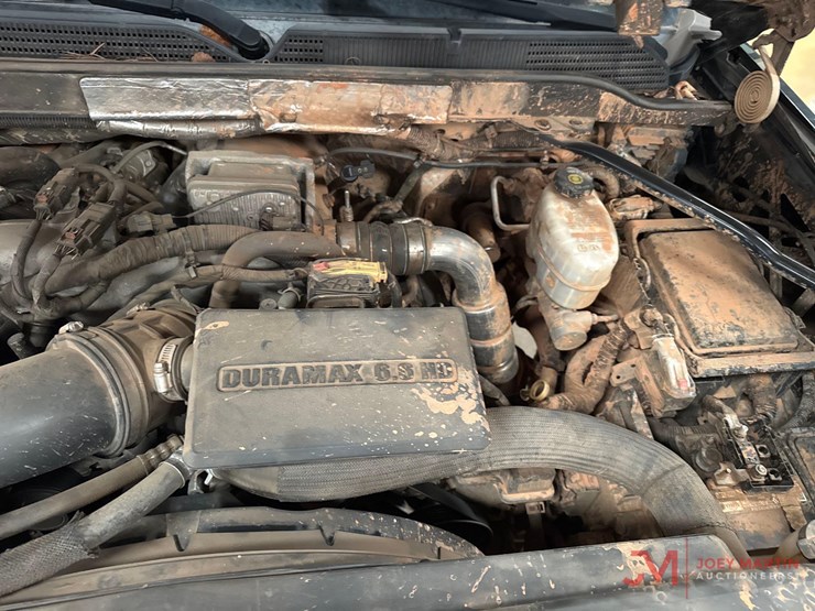 2018-chevrolet-silverado-3500-image-26