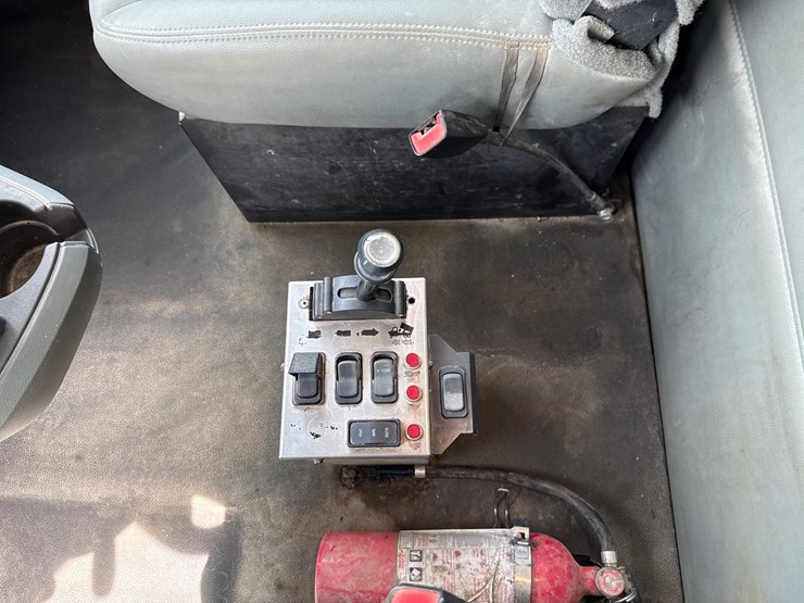 2017-kenworth-t880-image-23
