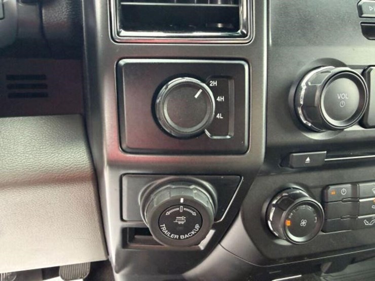 2018-ford-f150-xlt-image-16
